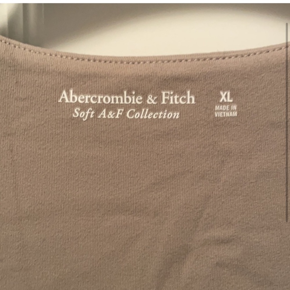 Abercrombie & Fitch Sleeveless Crop Top - Picture 2 of 3